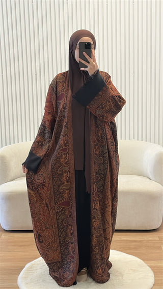 Kimono Abaya „Nour Al Layl“
 - Mousse au chocolat