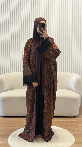 Kimono Abaya „Nour Al Layl“
 - Mousse au chocolat